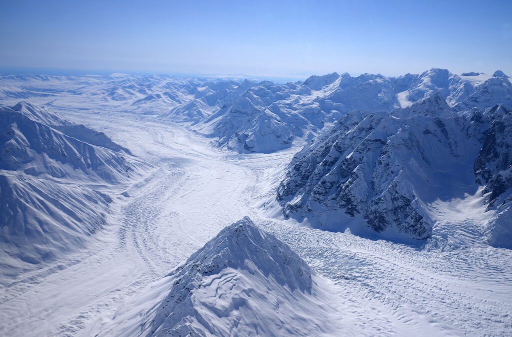 Glaciar en Alaska. Banca en Alaska